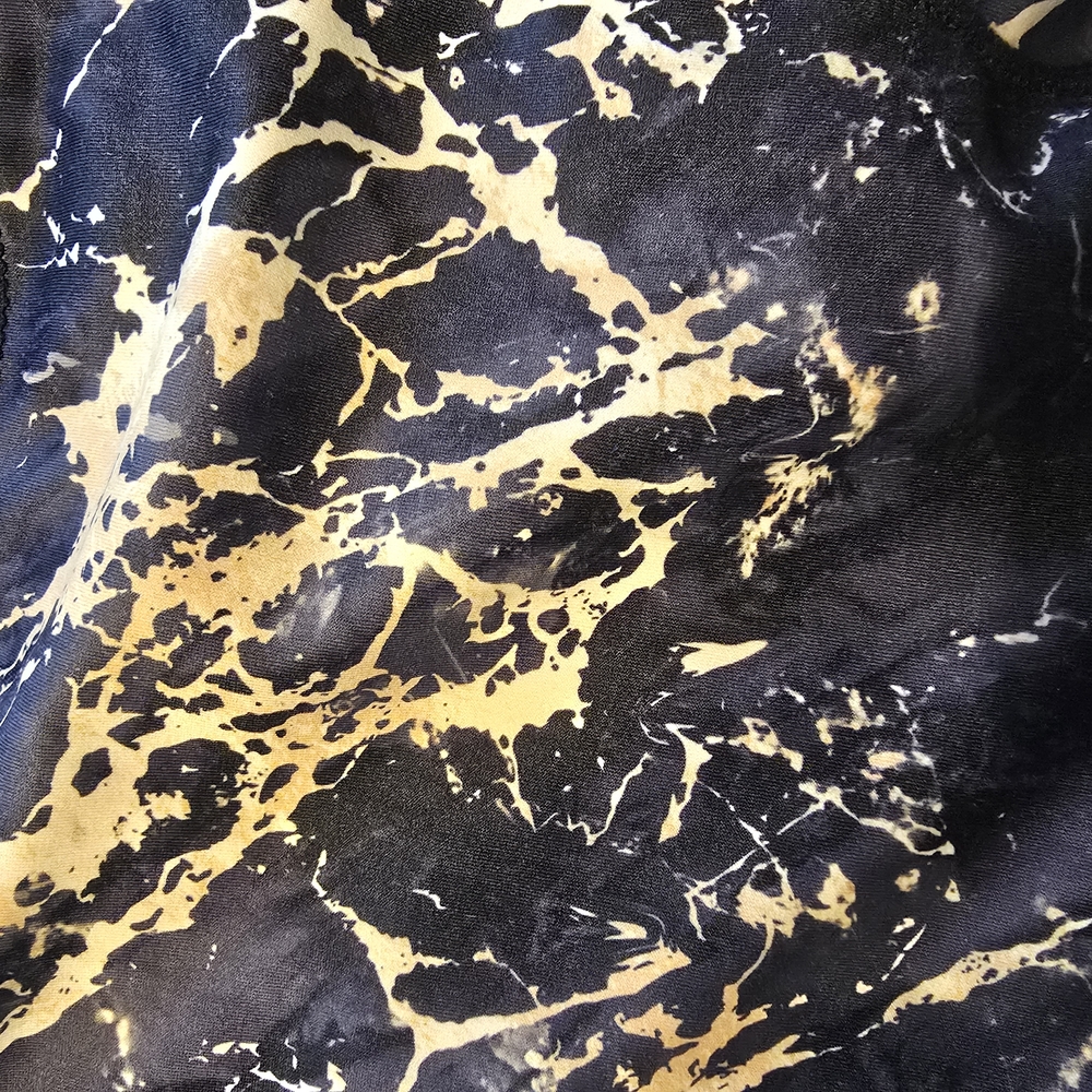 Black and Gold Marble Leggings - Picture 4 of 4